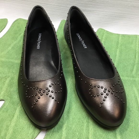 Beautiful Bronze Flats by Donald Pliner - Picture 3 of 8